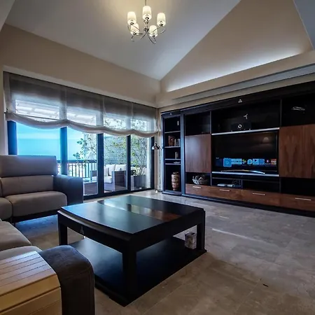 M&v Luxury Penthouse Apartment *